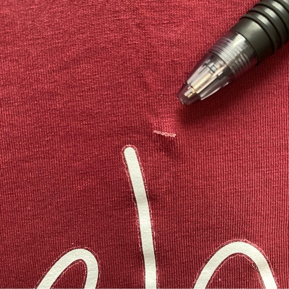 $5 or 3/$10 Burgundy ‘Be Kind’ T-Shirt Size Medium - Picture 5 of 6